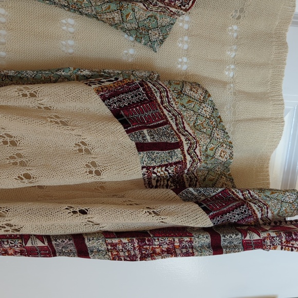 Arianna by Howard's Shawl - Picture 2 of 5